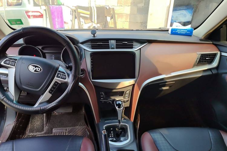 Used BYD G5 2014 1.5TID Automatic Prestige Model Gear Lever