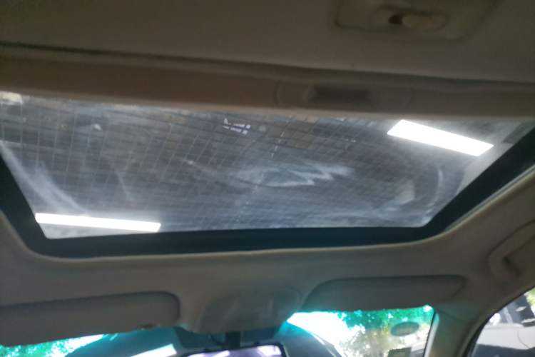 Used BYD G5 2014 1.5TI Manual Luxury Edition Headliner