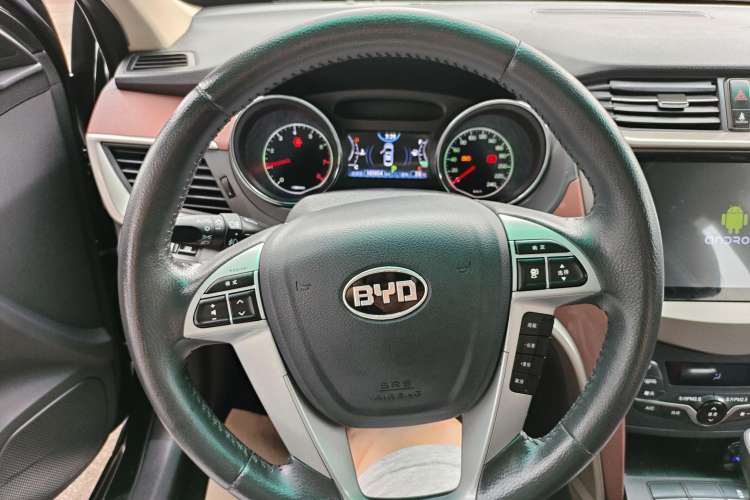Used BYD G5 2014 1.5TID Automatic Prestige Model Interior 1