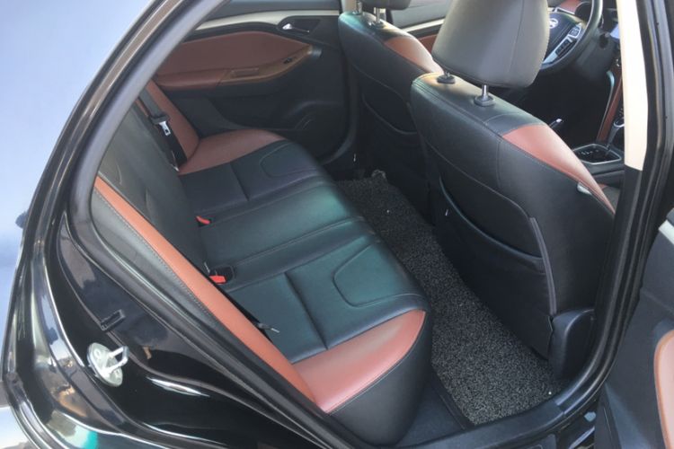 Used BYD G5 2014 1.5TID Automatic Prestige Model Interior 9