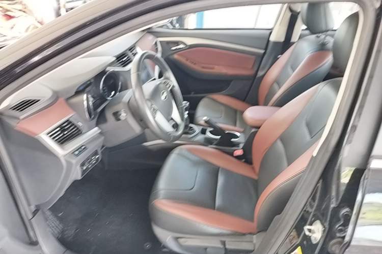 Used BYD G5 2014 1.5TI Manual Luxury Edition Left Front Seat