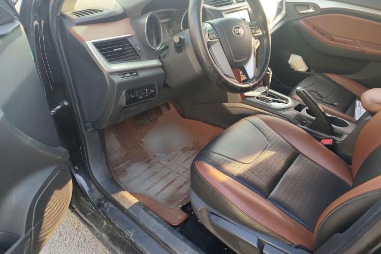 Used BYD G5 2014 1.5TID Automatic Prestige Model Left Front Seat