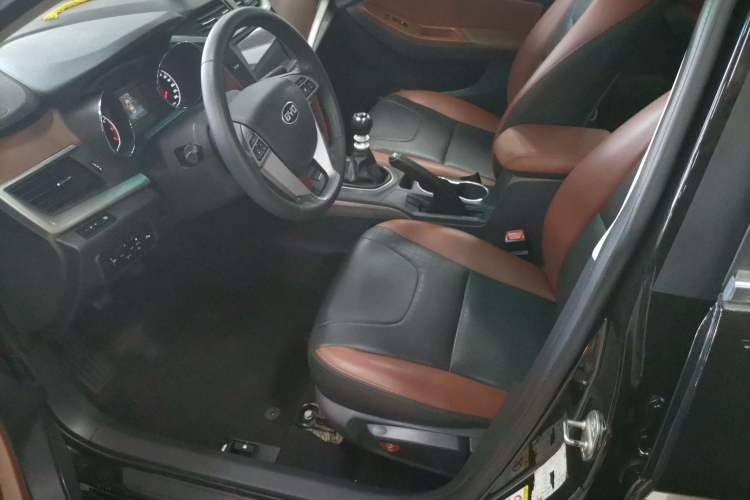 Used BYD G5 2014 1.5TI Manual Luxury Edition Left Front Seat
