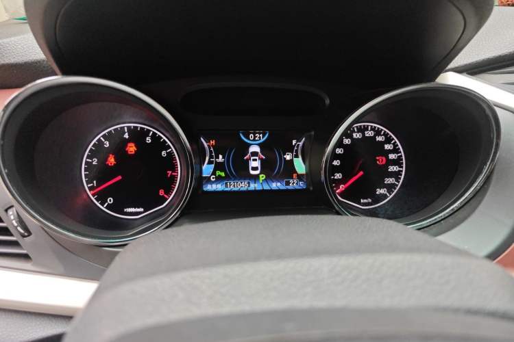 Used BYD G5 2014 1.5TID Automatic Prestige Model Odometer Close Up