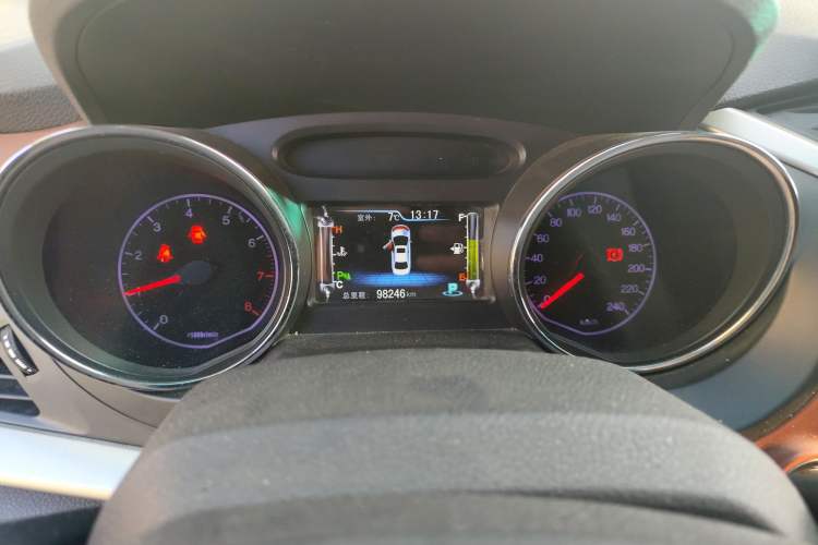 Used BYD G5 2014 1.5TID Automatic Prestige Model Odometer Close Up