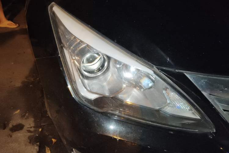 Used BYD G5 2014 1.5TI Manual Luxury Edition Right Front Headlight