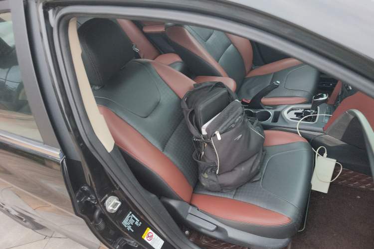 Used BYD G5 2014 1.5TID Automatic Prestige Model Right Front Seat