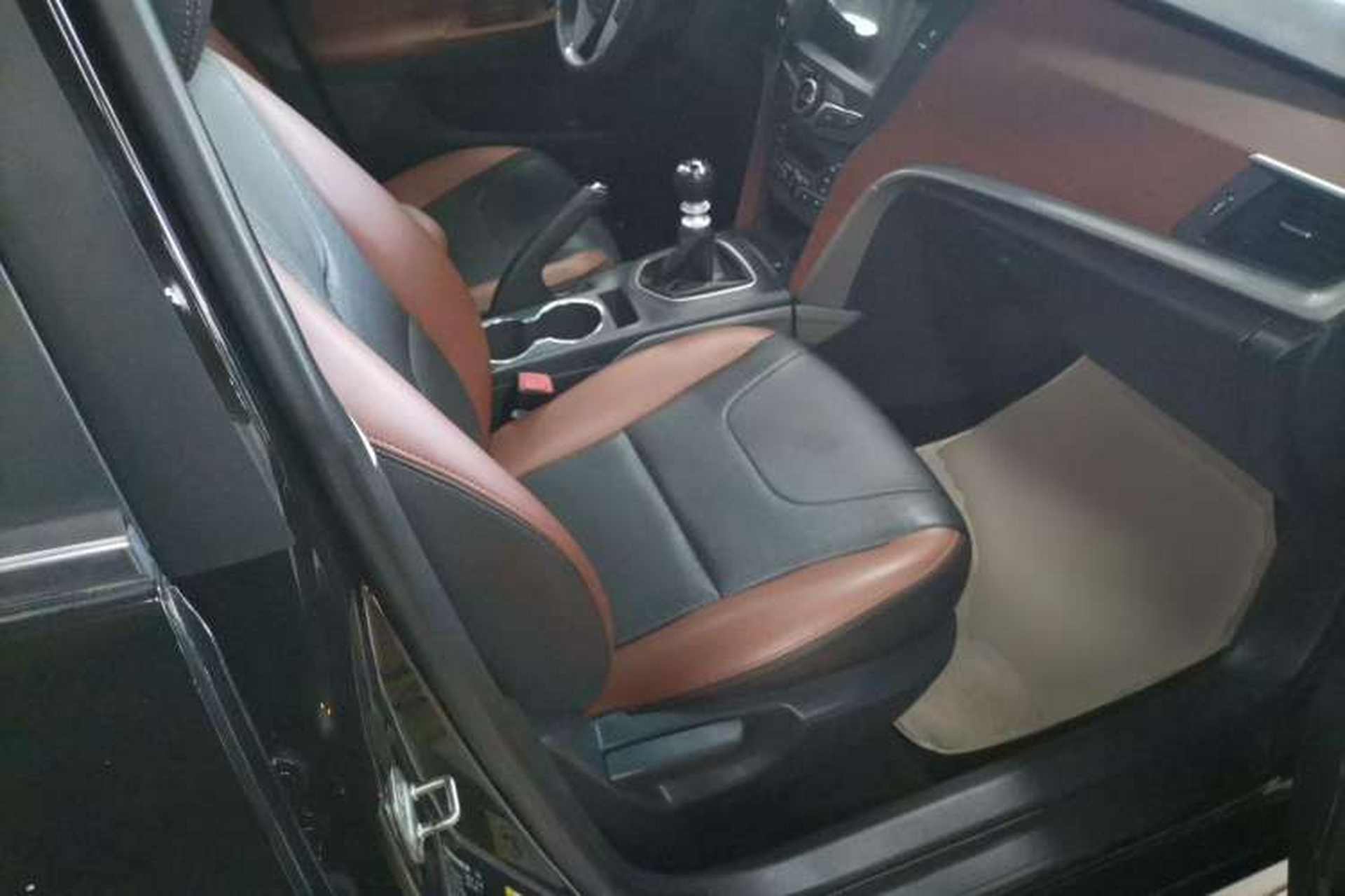 Used BYD G5 2014 1.5TI Manual Luxury Edition Right Front Seat