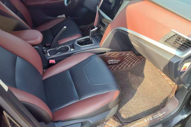 Used BYD G5 2014 1.5TID Automatic Prestige Model Right Front Seat