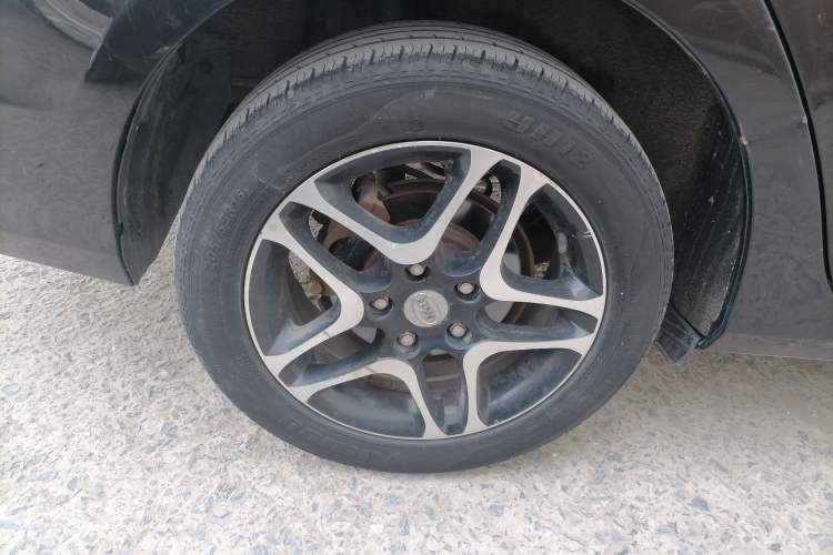 Used BYD G5 2014 1.5TID Automatic Prestige Model Right Rear Wheel Hub