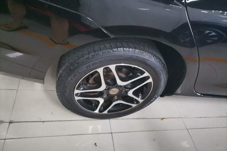 Used BYD G5 2014 1.5TI Manual Luxury Edition Right Rear Wheel Hub