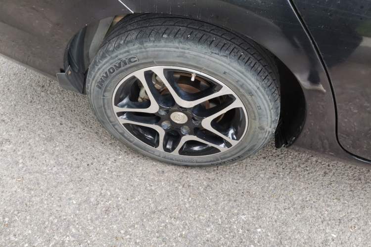 Used BYD G5 2014 1.5TID Automatic Prestige Model Right Rear Wheel Hub