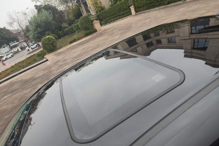 Used BYD G5 2014 1.5TID Automatic Prestige Model Roof
