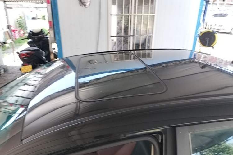 Used BYD G5 2014 1.5TI Manual Luxury Edition Roof