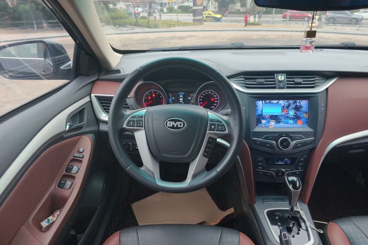 Used BYD G5 2014 1.5TID Automatic Prestige Model Steering Wheel
