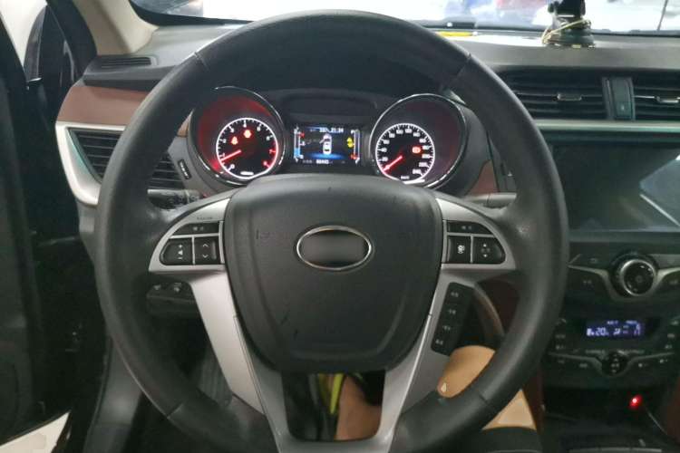 Used BYD G5 2014 1.5TI Manual Luxury Edition Steering Wheel