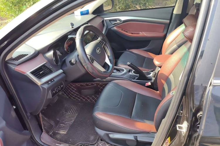 Used BYD G5 2014 1.5TID Automatic Prestige Model Steering Wheel