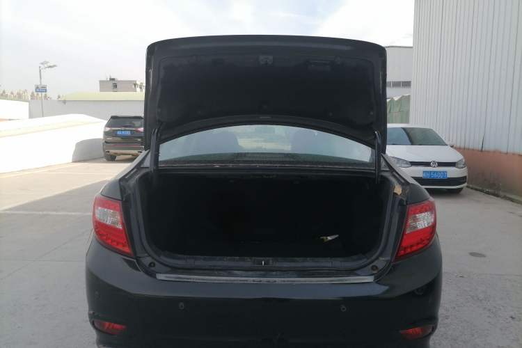 Used BYD G5 2014 1.5TID Automatic Prestige Model Trunk