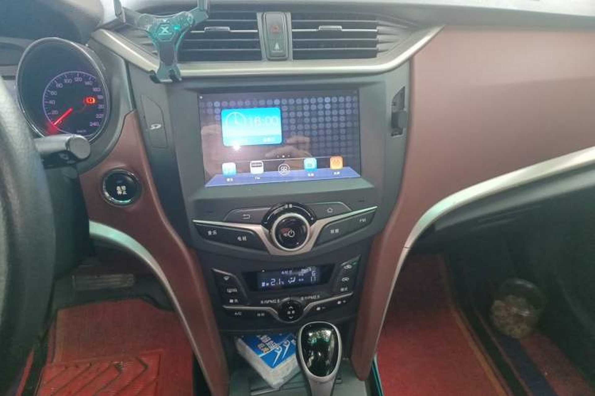 Used BYD G5 2014 1.5TID Automatic Prestige Model Audio And AC Panel
