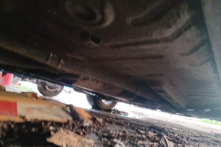 Used BYD G5 2014 1.5TID Automatic Prestige Model Chassis Front Right