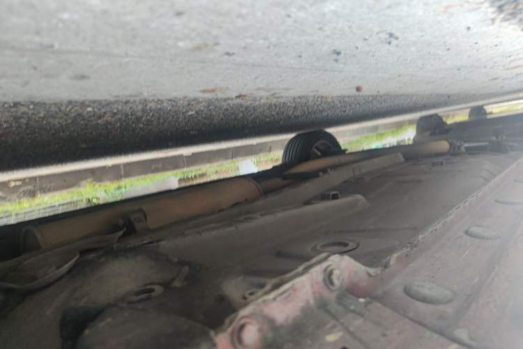 Used BYD G5 2014 1.5TID Automatic Prestige Model Chassis Front Right