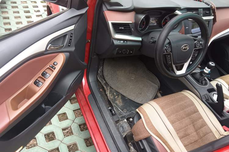 Used BYD G5 2014 1.5TI Manual Flagship Edition Driver Seat