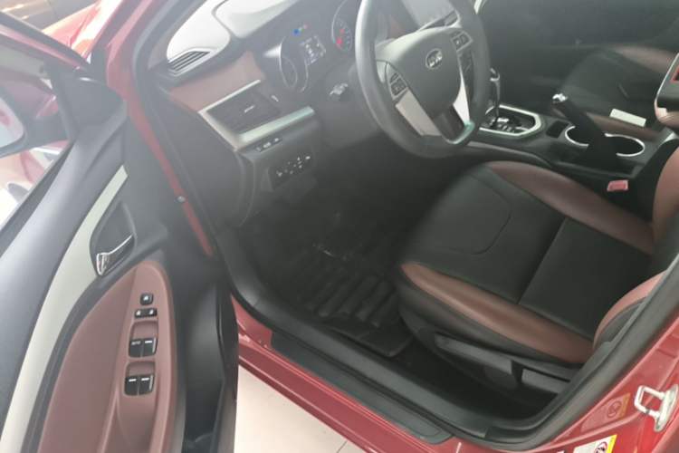 Used BYD G5 2014 1.5TID Automatic Prestige Model Driver Seat
