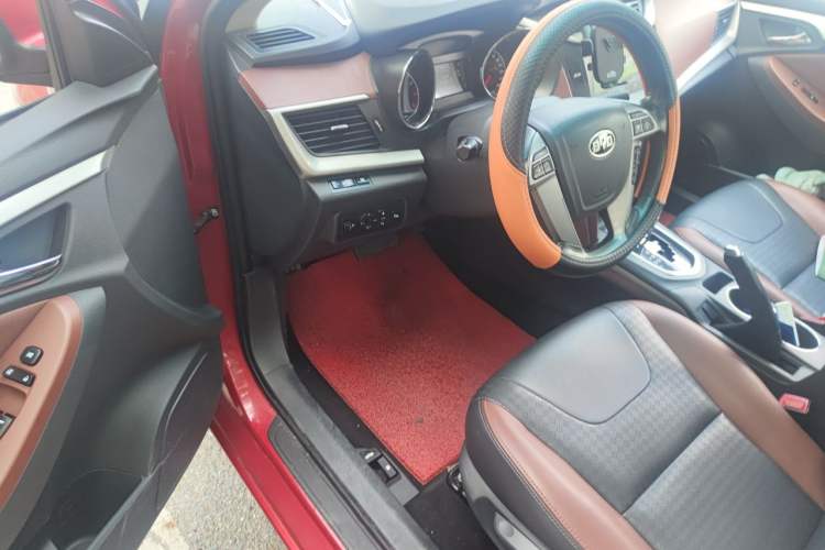 Used BYD G5 2014 1.5TID Automatic Prestige Model Driver Seat