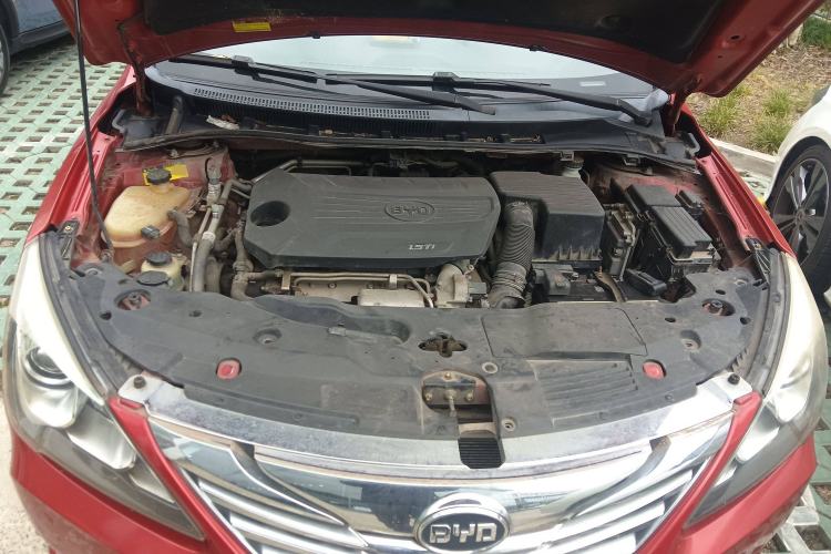 Used BYD G5 2014 1.5TI Manual Flagship Edition Engine Bay