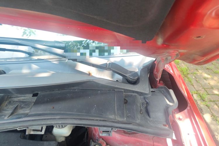 Used BYD G5 2014 1.5TID Automatic Prestige Model Engine Bay Left