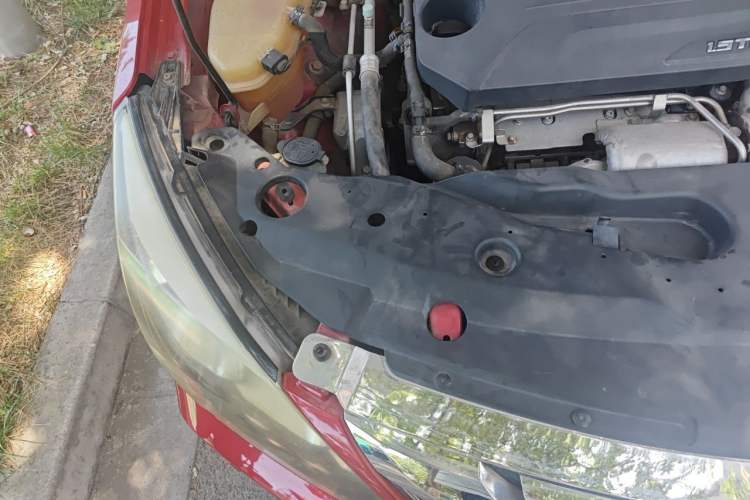 Used BYD G5 2014 1.5TID Automatic Flagship Model Engine Bay Right