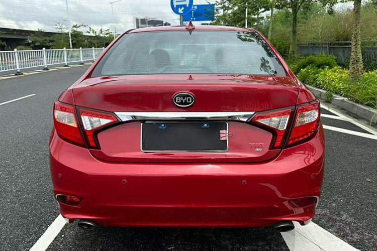 Used BYD G5 2014 1.5TID Automatic Prestige Model Exterior 3