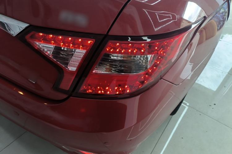 Used BYD G5 2014 1.5TID Automatic Prestige Model Exterior 3