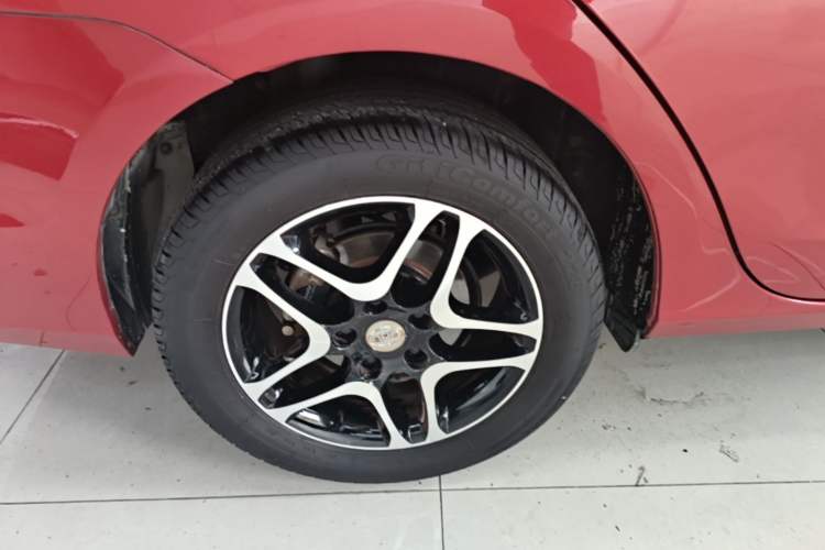 Used BYD G5 2014 1.5TID Automatic Prestige Model Exterior 5