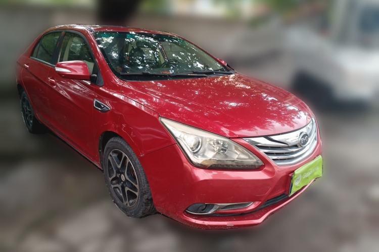 Used BYD G5 2014 1.5TID Automatic Prestige Model Front Right 45 Deg