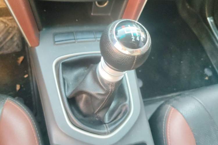 Used BYD G5 2014 1.5TI Manual Luxury Edition Gear Lever