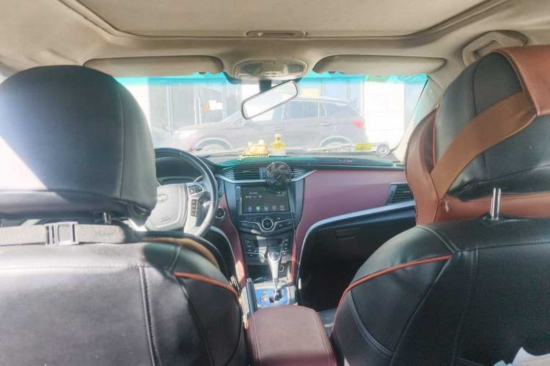 Used BYD G5 2014 1.5TID Automatic Prestige Model Headliner