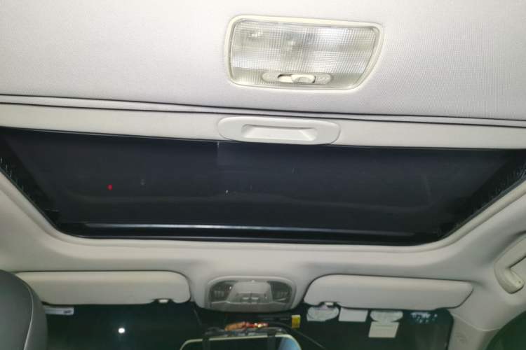 Used BYD G5 2014 1.5TID Automatic Prestige Model Headliner