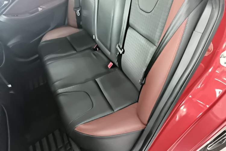 Used BYD G5 2014 1.5TID Automatic Prestige Model Left Rear Seat