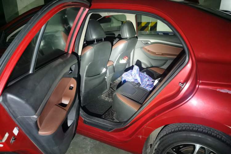 Used BYD G5 2014 1.5TID Automatic Prestige Model Left Rear Seat