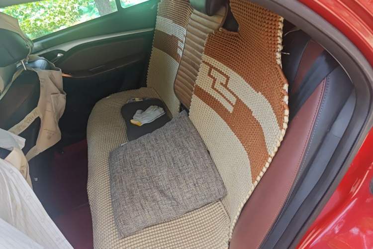 Used BYD G5 2014 1.5TID Automatic Flagship Model Left Rear Seat