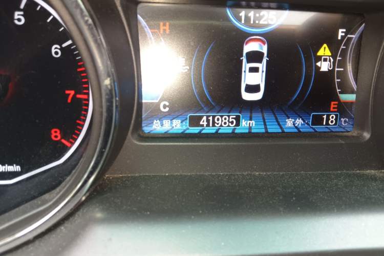 Used BYD G5 2014 1.5TI Manual Flagship Edition Odometer Close Up