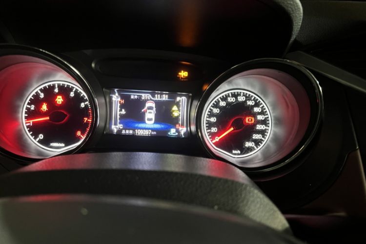 Used BYD G5 2014 1.5TID Automatic Prestige Model Odometer Close Up