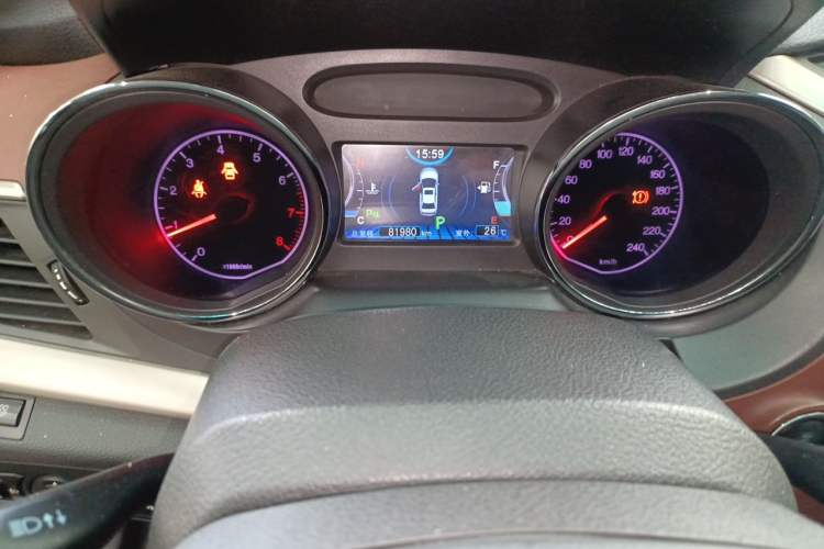 Used BYD G5 2014 1.5TID Automatic Prestige Model Odometer Close Up