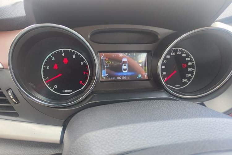 Used BYD G5 2014 1.5TID Automatic Prestige Model Odometer Close Up