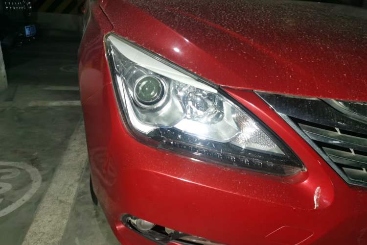 Used BYD G5 2014 1.5TID Automatic Prestige Model Right Front Headlight
