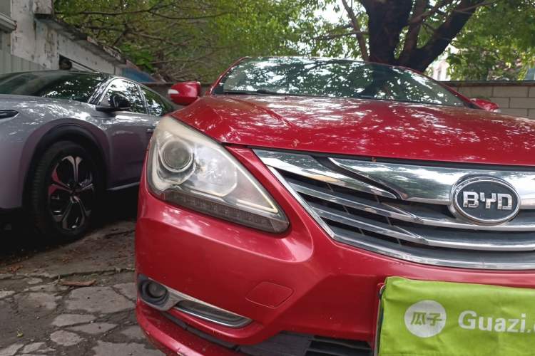 Used BYD G5 2014 1.5TID Automatic Prestige Model Right Front Headlight