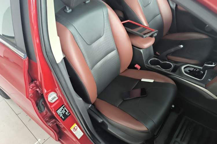 Used BYD G5 2014 1.5TID Automatic Prestige Model Right Front Seat