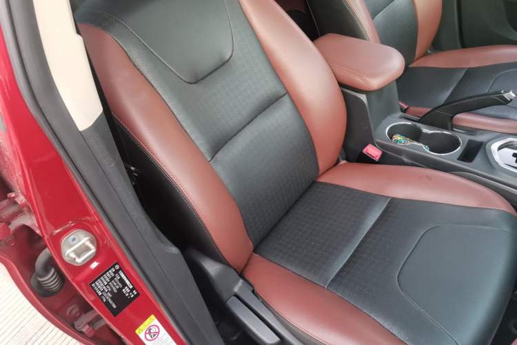 Used BYD G5 2014 1.5TID Automatic Prestige Model Right Front Seat