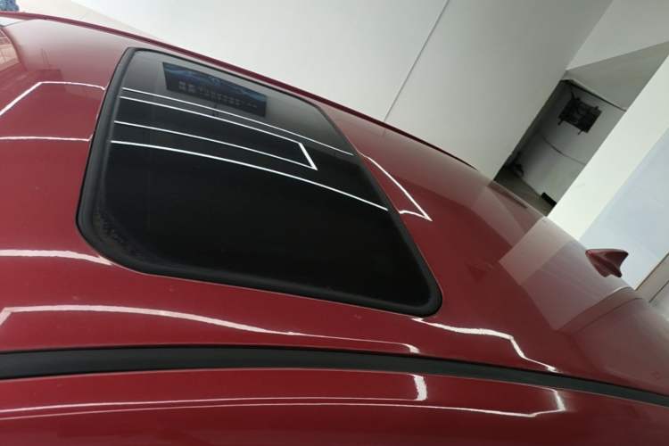 Used BYD G5 2014 1.5TID Automatic Prestige Model Roof